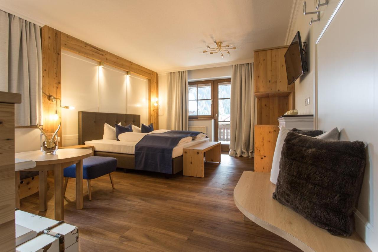 Boutique Hotel Mandarfnerhof Sankt Leonhard im Pitztal Exterior photo