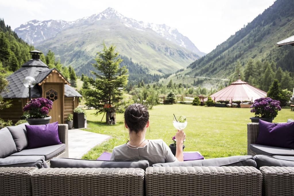 Boutique Hotel Mandarfnerhof Sankt Leonhard im Pitztal Exterior photo