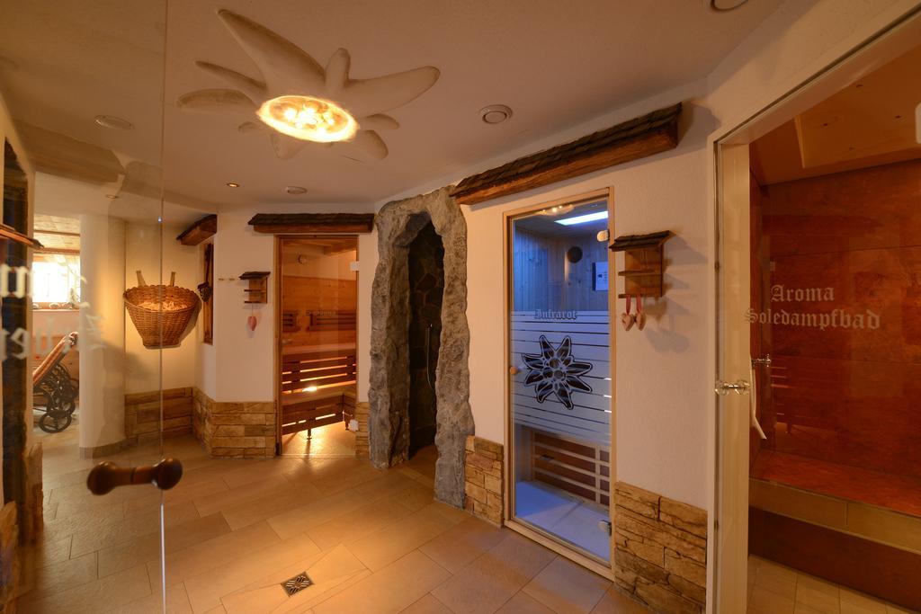 Boutique Hotel Mandarfnerhof Sankt Leonhard im Pitztal Exterior photo